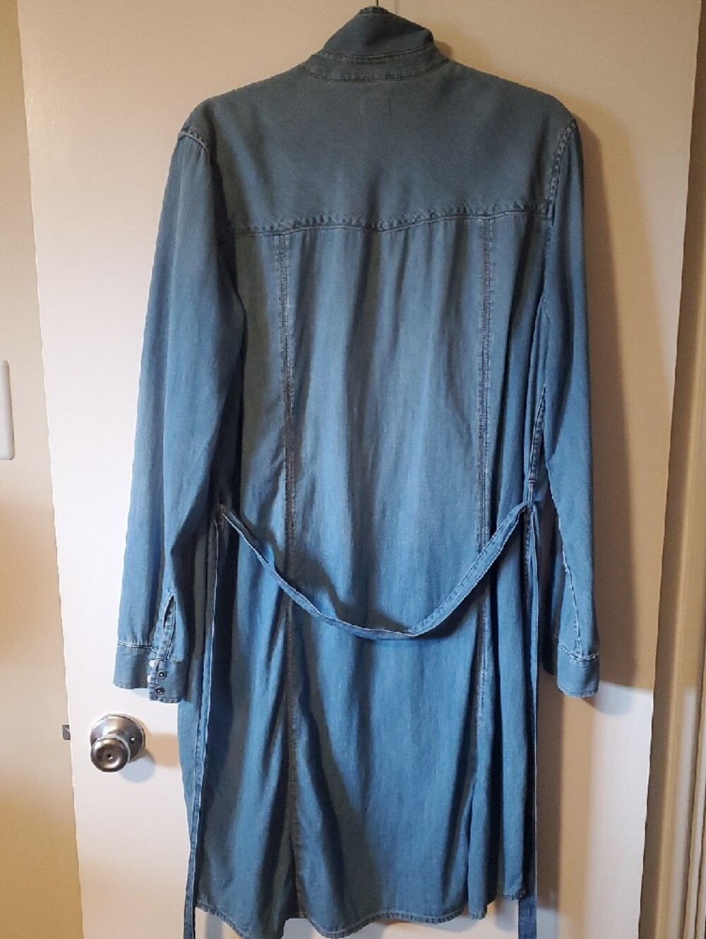 GAP 1969 Light Blue Denim Shirt - Picture 3 of 3